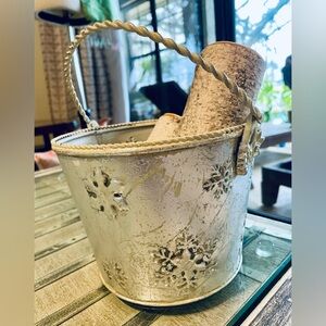 Silvery Snowflake Metal Bucket with Handle